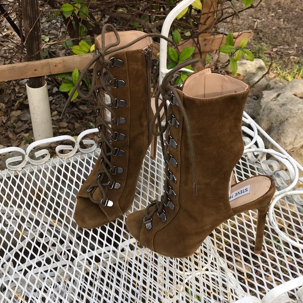 Steve Madden suede heels